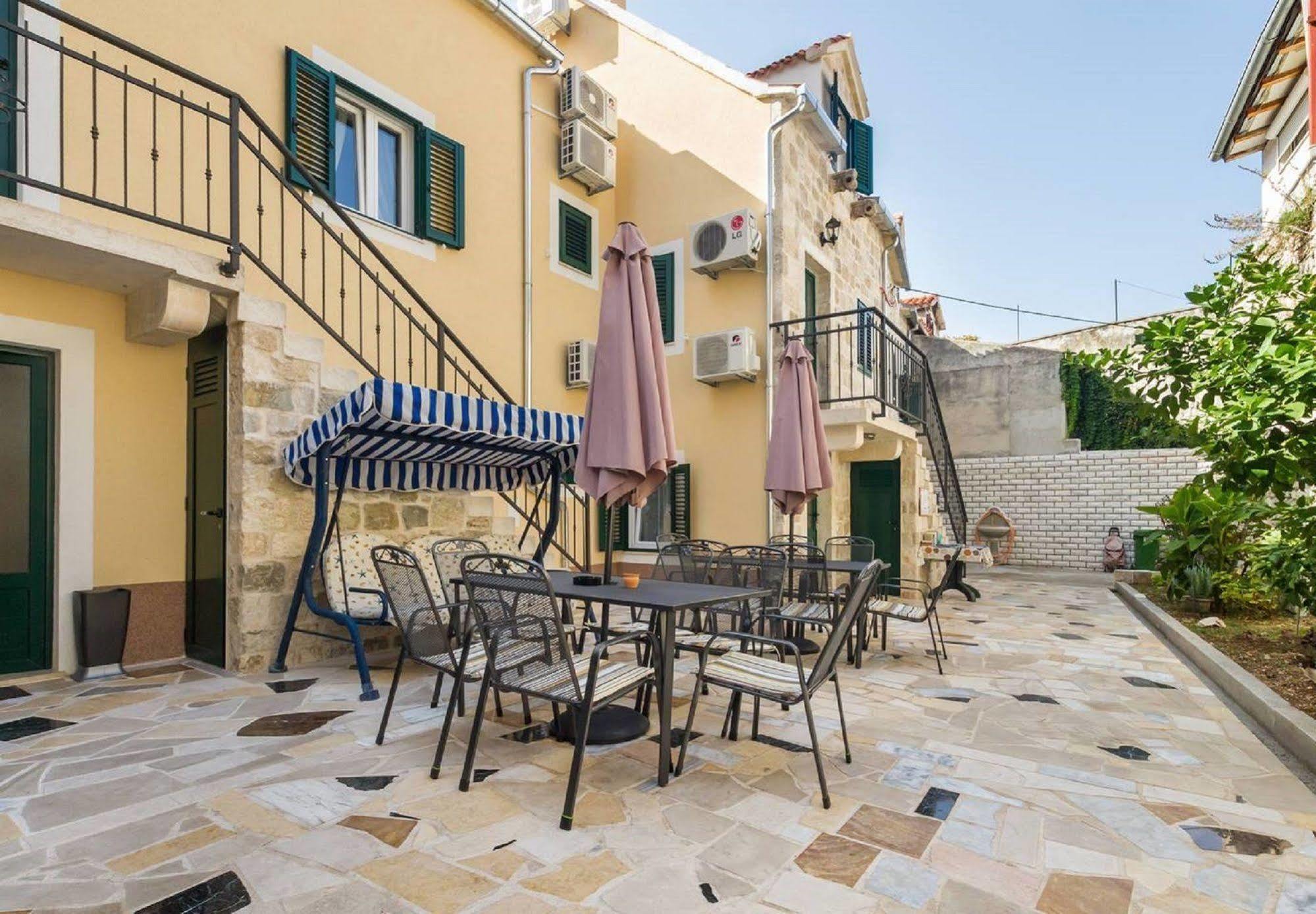 Peruzovic Rooms 1 Split Exterior photo